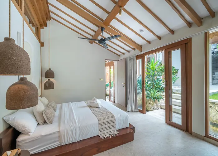Pande - 3br With Lagoon Pool & Sauna Retreat * チャングー