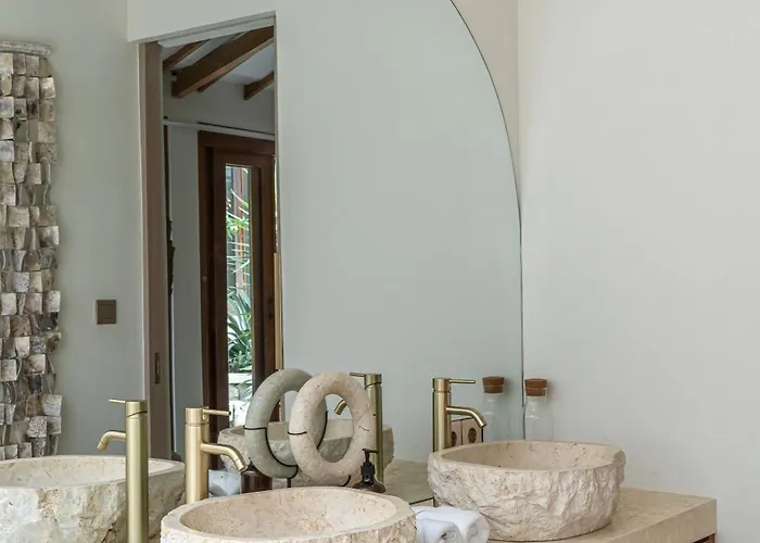 ヴィラ Pande - 3br With Lagoon Pool & Sauna Retreat チャングー