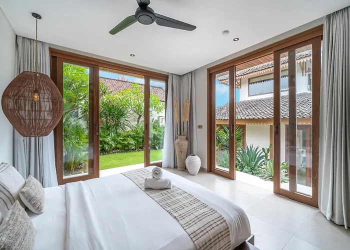 Pande - 3br With Lagoon Pool & Sauna Retreat チャングー