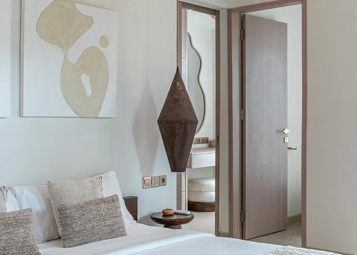 Pande - 3br With Lagoon Pool & Sauna Retreat チャングー