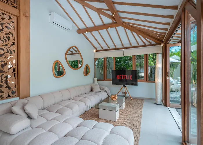 ヴィラ Pande - 3br With Lagoon Pool & Sauna Retreat チャングー