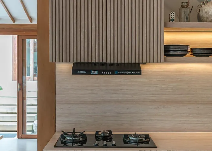 ヴィラ Pande - 3br With Lagoon Pool & Sauna Retreat チャングー