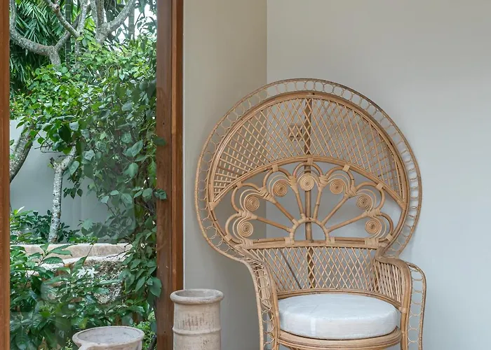 Pande - 3br With Lagoon Pool & Sauna Retreat