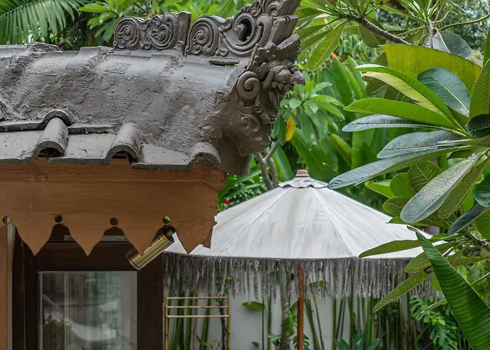 ヴィラ Pande - 3br With Lagoon Pool & Sauna Retreat